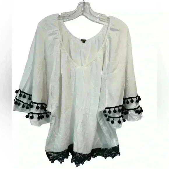 BATICHE Tops - BATICHE OF BRAZIL BOHO WHITE  COTTON TOP ACCENTED WITH  NAVY POMPOMS SIZE XL
